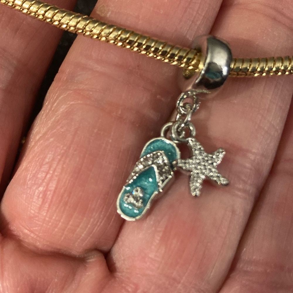Charm-Bracelet or Necklace Charm/ Pendent Aqua Sandal Starfish in rhinestones - Picture 4 of 9